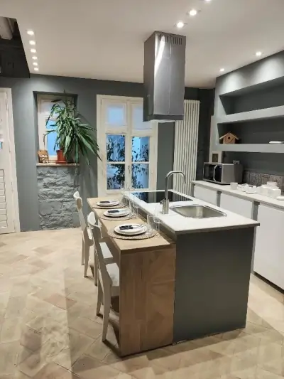 Medium apartment kitchen